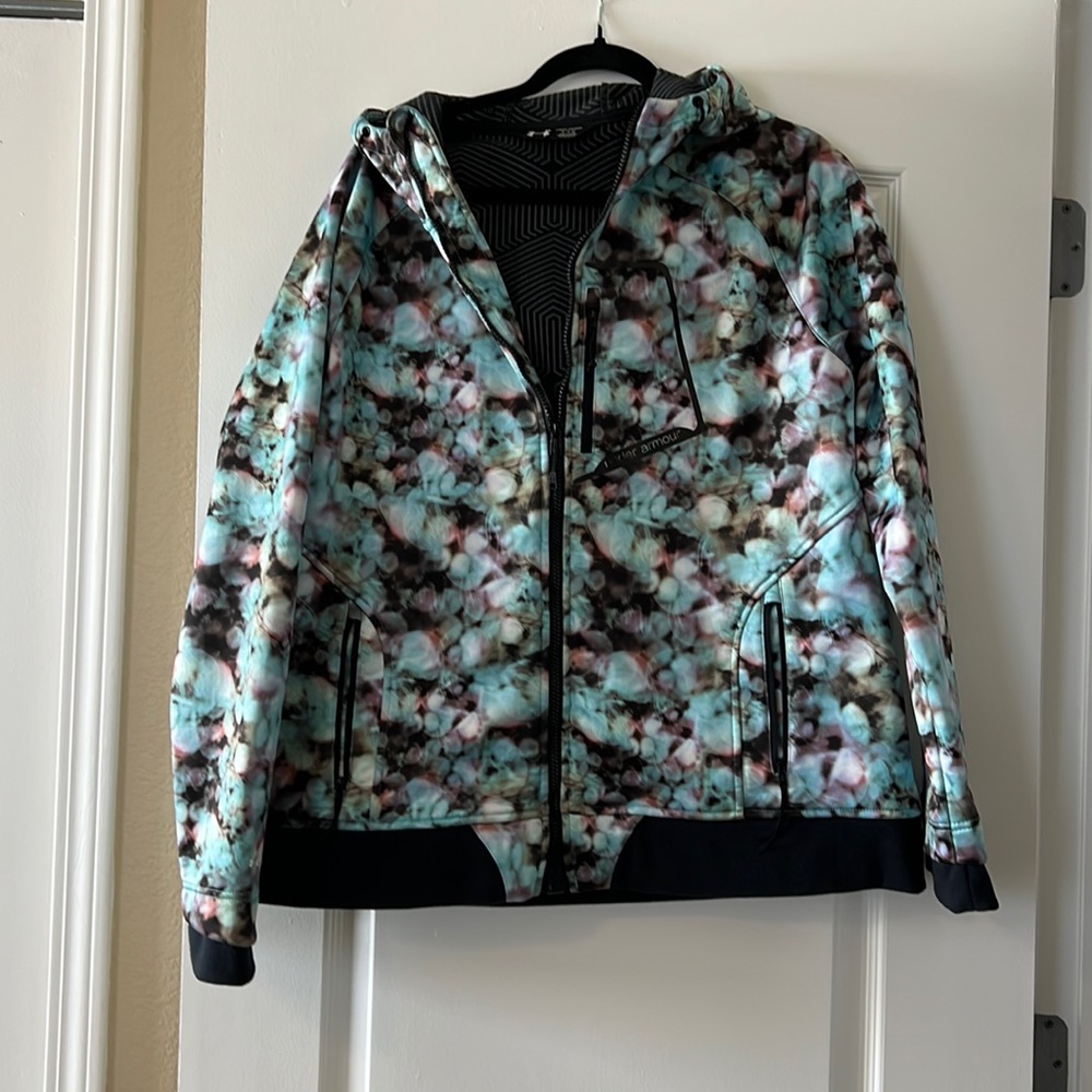 Gorgeous under armour snowboarding jacket XL